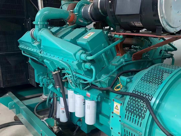 班戈更换100kW柴油发电机组机油时，需要注意哪些事项？