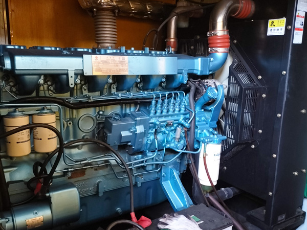 班戈磷酸铁锂蓄电池的使用寿命与哪些因素有关？